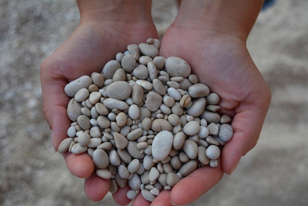 double handful of pebbles